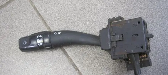 Hyundai Santa Fe Indicator stalk 202004727
