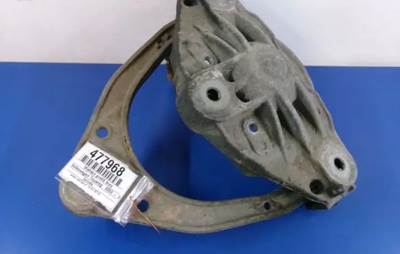Volkswagen Touareg I Front control arm 7L0407047A
