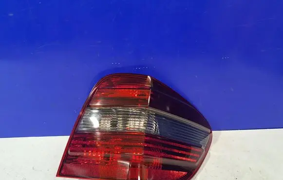 Mercedes-Benz ML W164 Rear/tail lights 404122R