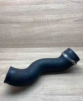 Volvo V70 Intercooler hose/pipe 30680218