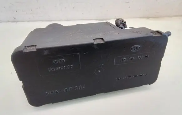 Audi A6 S6 C4 4A Central locking vacuum pump 4A0862257F