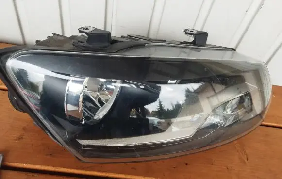 Volkswagen Polo V 6R Headlight/headlamp 1EE24705102