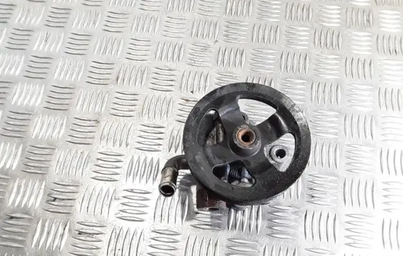 Toyota Corolla Verso E121 Power steering pump 52020