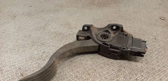 Volvo V70 Accelerator throttle pedal 6G929F836BD
