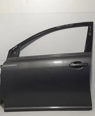 Toyota Avensis T250 Front door