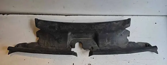 BMW X3 E83 Radiator trim 6539357 SA136