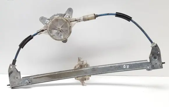 Rear door manual window regulator