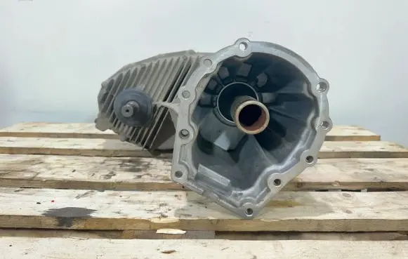 Gearbox transfer box case