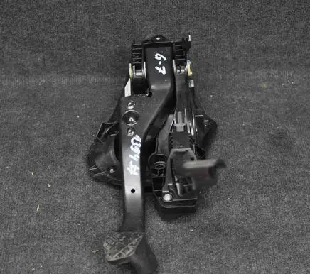 Volkswagen Golf VII Brake pedal 5Q2721058AF