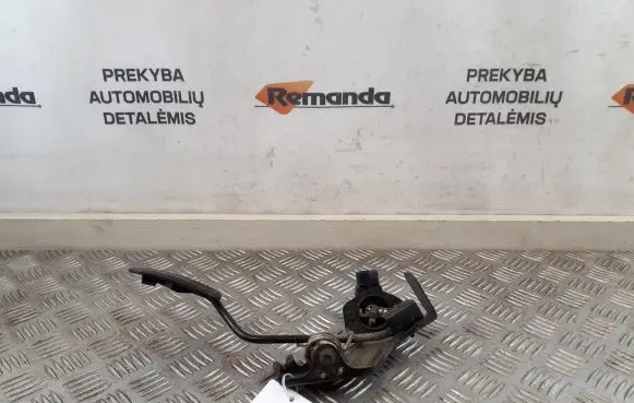 Toyota Avensis Verso Accelerator throttle pedal