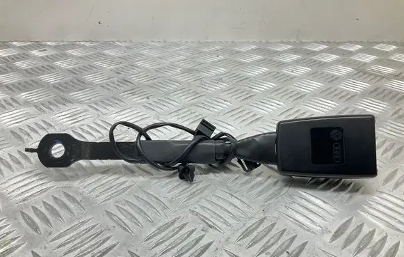 Audi Q3 8U Front seatbelt buckle 8R0857755L