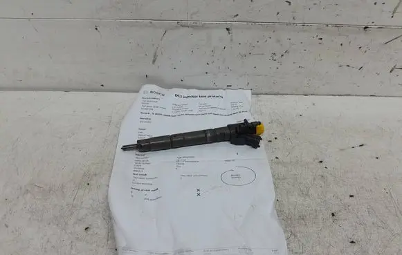 Volvo XC60 Fuel injector 31272767