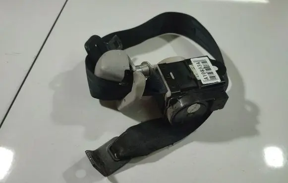 Mazda 5 Rear seatbelt 0082772
