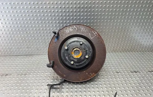 Toyota Yaris Front wheel hub spindle knuckle