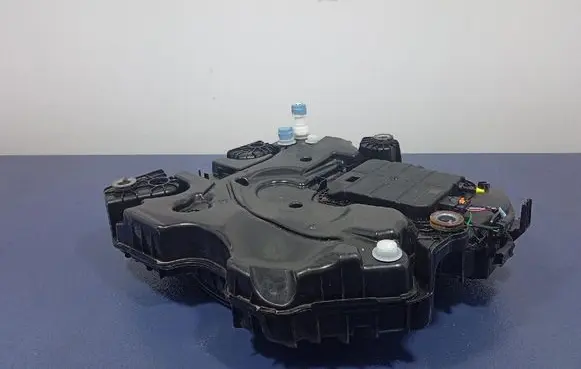 Citroen DS5 AdBlue liquid reservoir 9807475580