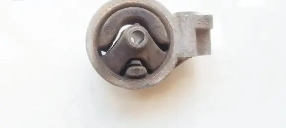Volvo S40, V40 Engine mount bracket