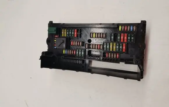 BMW 5 F10 F11 Fuse module 9252815
