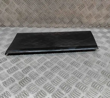 Rear fender molding trim