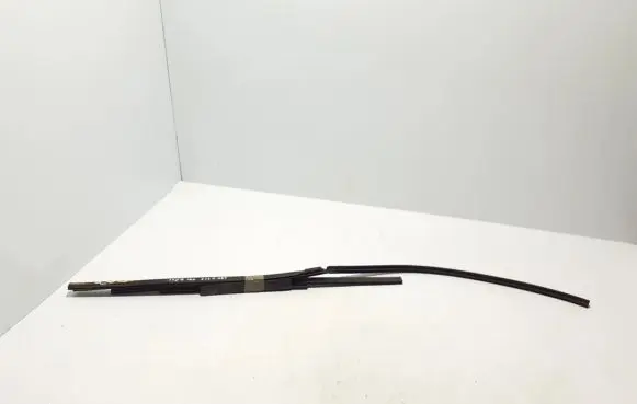 Windshield trim