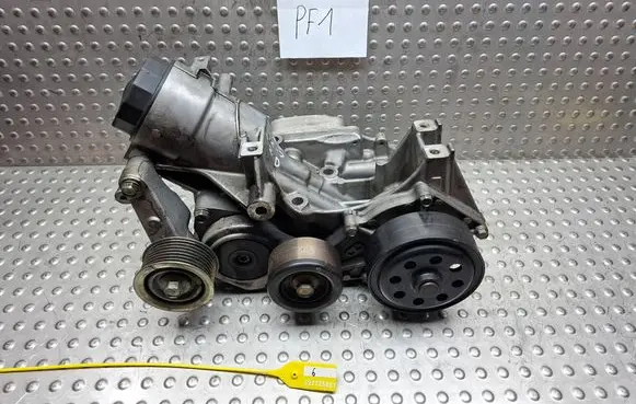 Honda CR-V Oil filter mounting bracket S27725851