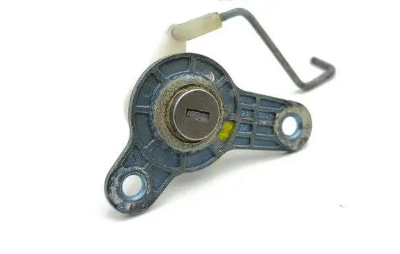 Maserati Quattroporte Front door lock (next to the handle) 242377