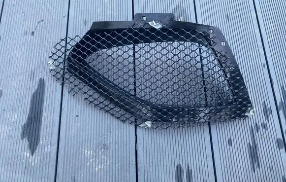 Maserati Ghibli Front bumper lower grill 670097861