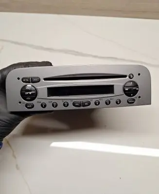 Radio/CD/DVD/GPS head unit