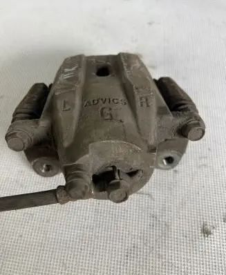 Toyota Prius (XW20) Front brake caliper