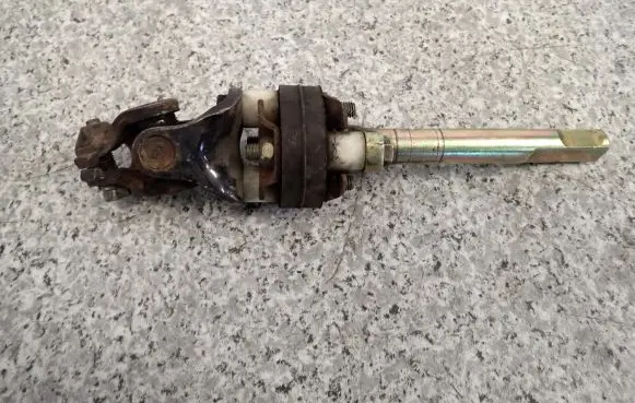 Nissan X-Trail T30 Steering wheel axle