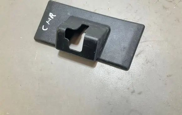 Toyota C-HR I Tailgate/boot lid lock trim 69321F4010