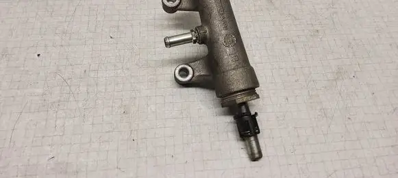 Opel Vectra C Fuel pressure regulator 55193043