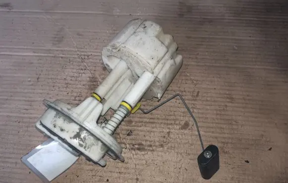 Renault Clio II Fuel level sensor 8200128479