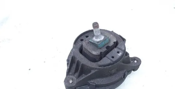 Engine mount bracket