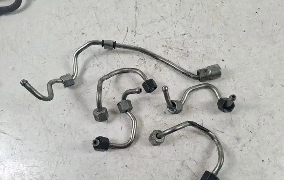 Volvo XC60 Fuel injector supply line/pipe 31303505 160808
