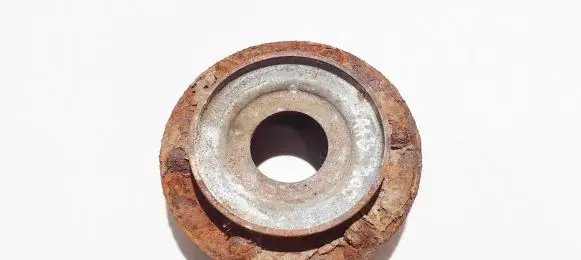 Saab 900 Coil spring mount 