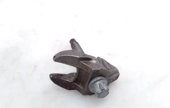 Ford Grand C-MAX Fuel Injector clamp holder 