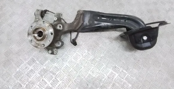 Volkswagen Golf VIII Rear wheel hub 5WA505435G 5Q0505225C