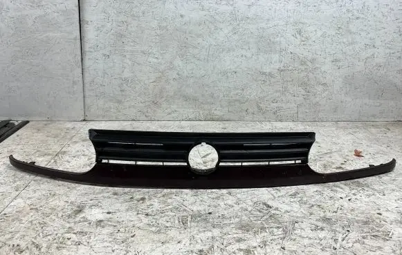 Volkswagen Golf III Front grill 1H6853653