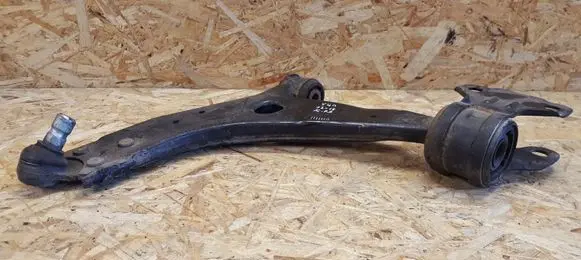 Volvo V40 Front lower control arm/wishbone AV613A262DA AV613A262
