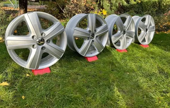 Volkswagen Multivan T5 R17 alloy rim 