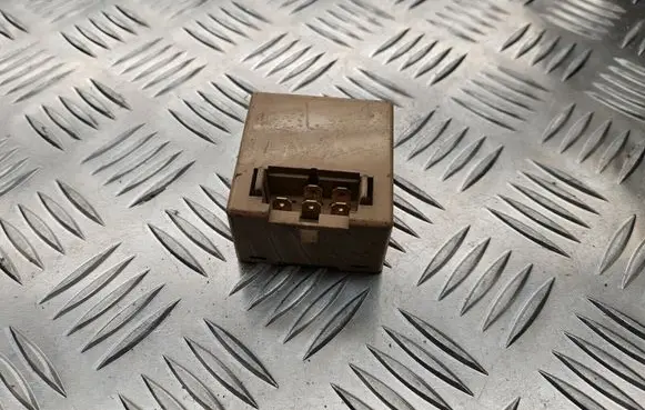 Mitsubishi Pajero Oil pressure relay MD369969