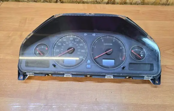 Volvo XC90 Speedometer (instrument cluster) 30746111 8602891 69594850T