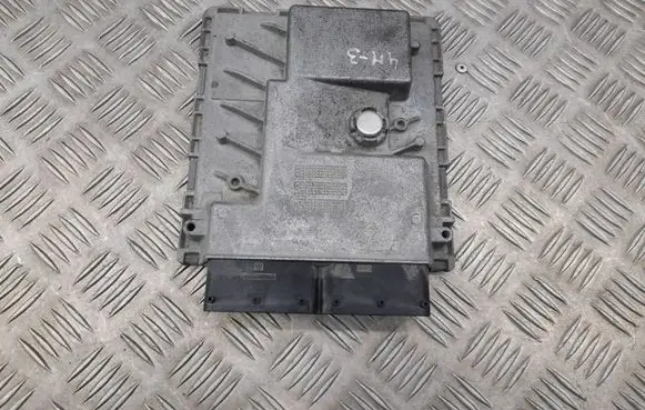 Audi Q7 4M Engine control unit/module 4M0907551A 06E907425