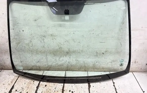 Toyota Prius (NHW20) Front windscreen/windshield window AS1