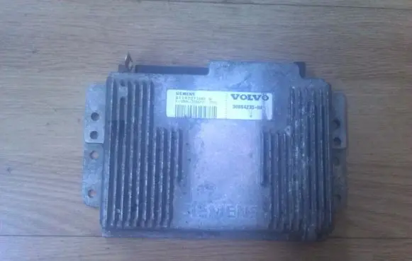 Volvo S40, V40 Engine control unit/module 308642750a S113727100G