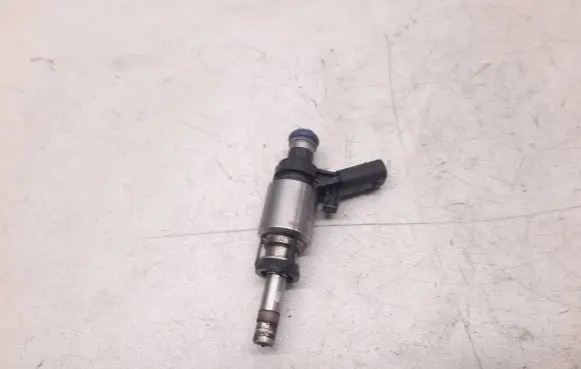 Audi A5 8T 8F Fuel injector 06H906036G