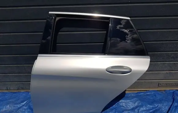 Mercedes-Benz C W205 Rear door DRZWI205LT775