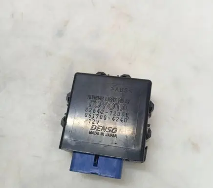 Toyota Yaris Day light relay 8264212050 0617004240
