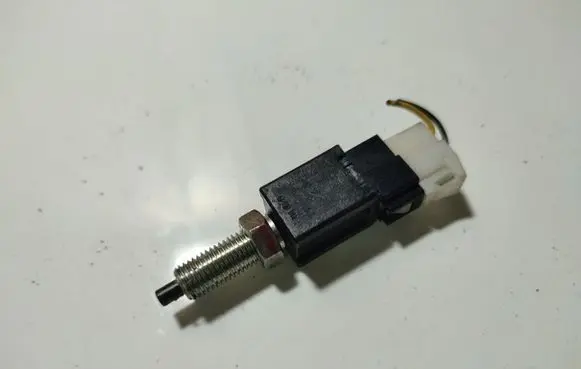 Mitsubishi ASX Brake pedal sensor switch
