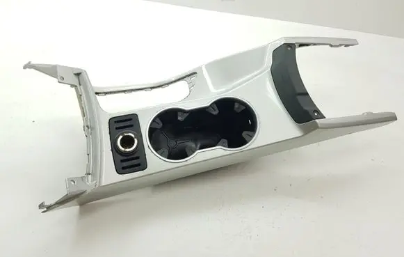 Cup holder front